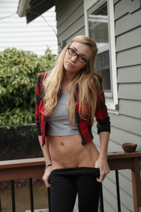 Kendra Sunderland modelo hd fotos